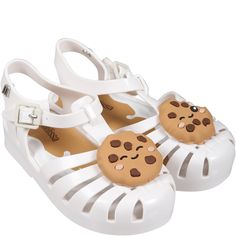 Color: White White scented sandals, with rubber sole and soft insole, velcro closure. They are embellished with cookie applied on the front and with metal logo on the side. 100% PVC. White Adjustable Jelly Sandals, Non-slip White Flat Jelly Sandals, Melissa Sandals Jelly, Girls Sandals Kids, Baby Girl Sandals, High Fashion Outfits, Zegna Shoes, White Sandals, Kenzo Kids