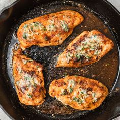 Cast Iron Chicken Breasts with Garlic Herb Butter Cast Iron Oven Chicken, Cast Iron Chicken Breast, Skillet Chicken Breast, Cast Iron Chicken Recipes, Cast Iron Roasted Chicken, Ways To Make Chicken, Cast Iron Chicken, Searing Meat, Delicious Low Carb Recipes