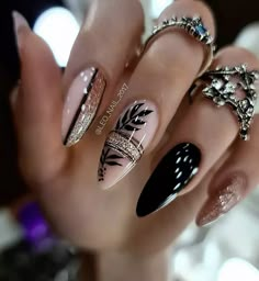 Foil Nail Designs, New Years Nail Designs, Milky Nails, Blush Nails, New Year's Nails, Elegant Nails, Fabulous Nails