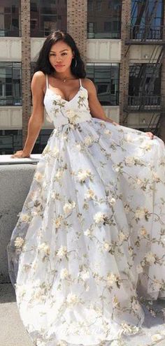 White Spaghetti, White Spaghetti Strap, Floral Prom Dresses, Cute Prom Dresses, Pretty Prom Dresses, A Line Prom Dresses, فستان سهرة, Grad Dresses, Prom Outfits