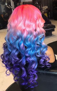 Metallic purple hair TRENDY PURPLE HAIR COLOR IDEAS FOR GIRLS - COLOR DE PELO PÚRPURA Bright Ombre Hair, Pink Purple Ombre Hair, Summer Color Hair Ideas, Korean Hairstyle Color, Pink And Blue Hair Ideas, Metallic Purple Hair, Pink Blue And Purple Hair, Pink Blue Purple Hair, Pink Purple And Blue Hair