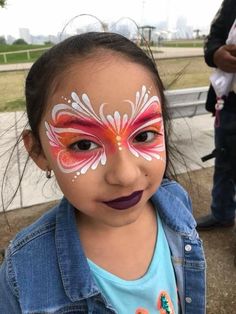 Eye Design Face Paint, Face Painting Booth Ideas, Axolotl Face Paint, Girls Face Painting Ideas, Kids Face Paint Ideas, Face Painting Inspiration, Face Painting Adults, Kid Face Paint