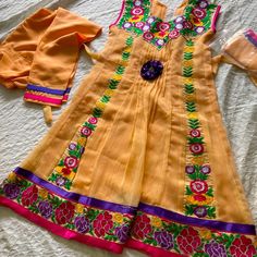 Age 3-4 See Pics For Measurements Never Worn Sleeves Provided If You Want To Attach Dress Embroidered Pants And Dupatta See Closet For More Designer/Wedding / Party Wear/ / Bridesmaid / Punjabi Casual / Dance / Pooja / Festival / Diwali / Muslim Afghani Bengali Indian Pakistani Eid Bonanza, Ethnic, Sapphire, Cross Culture, Agha Noor, Saniya Maskatiya, Branded Original Dresses Ramadan Lawn Cotton Tunic Boho Kameez Dupatta Shalwar Salwar Abaya Salwar Shalwar Saniya Maskatiya, Yellow Salwar, Kids Salwar Kameez, Agha Noor, Wedding Party Wear, Dress Salwar Kameez, White Kurta, Pink Wedding Dresses, Embroidered Pants