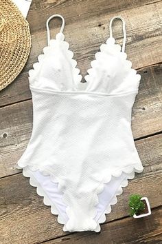 How to Pose for Photos: 48 Poses For Your Next Insta Photoshoot One Piece Swimsuit Flattering, Jacobs Well, Black And White Swimsuit, One Piece Man, Flattering Swimsuits, White Swimsuit