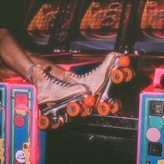 90s Aesthetic Retro Pictures, Decade Aesthetic, Roller Skating Aesthetic, 80s Aesthetic Retro, 80’s Aesthetic, Skate Aesthetic, Roller Skates Vintage, Retro Roller Skates