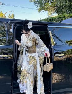 Japanese Wedding Dress, Japanese Princess, Kimono Traditional, Japanese Yukata, Japanese Traditional Clothing, Traditional Japanese Kimono, Kimono Outfit, Culture Clothing, Japanese Dress