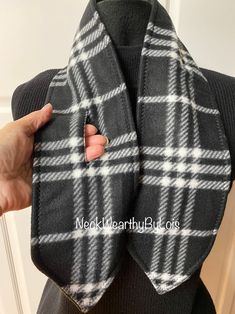 Black Fleece Scarf, Reversible Plaid With Black Solid, Pull-through Short Winter Scarf, Small Scarf for Man and Woman - Etsy Scarf For Man, Fleece Scarf, Small Scarf, Pull Through, Scarf Men, Black Fleece, Black Solid, Winter Scarf, Plaid