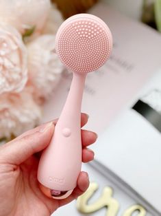 PMD Clean Cleansing Device Brush Koleksi Makeup, Facial Cleansing Device, Facial Brushes, Facial Cleansing Brush, Cleansing Brush, Skincare Tools, Beauty Skin Care Routine, روتين العناية بالبشرة