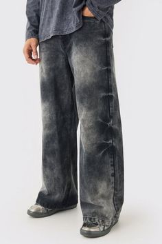 Dive into nostalgia with acid wash. Wanting to stand out from the crowd? Our acid wash jeans come in various cuts - skinny for a sleek silhouette, straight-leg for classic comfort, and tapered for an edgy twist. Each style is designed to take your outfit to the next level, offering a flattering fit for all body shapes. Selecting the perfect pair is a breeze. For athletic builds, the slim or tapered cuts enhance your natural shape. Those with a leaner frame can rock the skinny fit. Our range of acid wash jeans and denim gives you the chance to elevate your ‘fit wherever you're heading. Take your fashion game to the next level by pairing these jeans with a crisp white tee or a bold graphic sweatshirt for a laid-back yet trendy look. Finish off with trainers or ankle boots for street-style pe Plain Jeans, Race Day Outfits, Gym Jacket, Suits Prom, Going Out Trousers, Plus Size Suits, Going Out Shirts, Gym Hoodie, Tall Hoodies