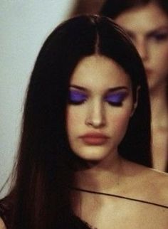 Yennefer Of Vengerberg, Photographie Portrait Inspiration, Purple Eyeshadow, Blue Eyeshadow, Models Off Duty, Pretty Makeup, Creative Makeup