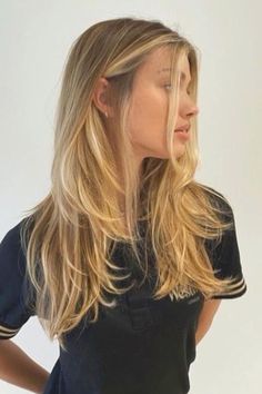 cute summer hairstyles, beach hairstyles, vacation hairstyles Hairstyles For Layered Hair, Blonde Hair Inspiration, Blonde Hair Looks, Haircuts Straight Hair, Haircuts For Long Hair, Hair Inspo Color, Long Hair Cuts, Aesthetic Hair, Layered Haircuts