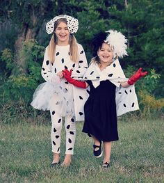 DIY sister costume ideas, sibling costume ideas, 101 dalmatian costume idea, tween costume DIY, kids cheap Halloween costume ideas Sister Costume Ideas, Costume Diy Kids, 101 Dalmatians Costume, Alrighty Then, Dalmatian Costume