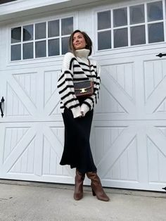 Oversized Striped Sweater Outfit, Boots And Long Skirt Outfit, Midi Skirt Outfit Autumn, Midi Skirt Boots Outfit, Black Midi Skirt Outfit Fall, Long Dress With Boots Outfit, Striped Sweater Outfit Winter, Midi Skirt And Sweater Outfit, Long Skirt And Boots Outfit