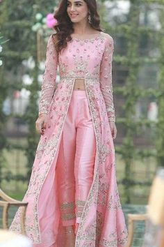 वेस्टर्न ड्रेस, भारतीय दुल्हन संबंधी, डिजाइनर कपड़े, Lehnga Dress, Salwar Kamiz, Indian Gowns Dresses, Ghagra Choli, Indian Gowns, Indian Bridal Outfits