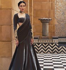 Product Instagram, Trendy Outfits Indian, Cute Asian Fashion, Prom Dresses Long Mermaid, Saree Designs Party Wear, Designer Saree Blouse Patterns, Saree Models