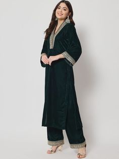 Black Kurti Ideas Women, Plane Velvet Suit Design, Plain Black Shalwar Kameez Women, Palazzo Suits Indian Wedding, Black Velvet Pakistani Suit, Kurta Suit Designs For Women, Simple A Line Kurti Designs, Green Kurta Woman, Green Velvet Suit For Women