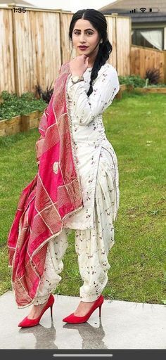 Fashion: #fashion, #style, #outfitinspiration, #beauty Bandhani Dress Pattern Patiyala, Patyala Suit Designer For Girl, Patiyala Suits Designer Latest, पटियाला सलवार, Simple Indian Suits, Patiala Dress, डिजाइनर कपड़े, Patiala Suit Designs, Patiyala Dress