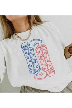 AMERICAN COWBOY BOOTS GRAPHIC PLUS SIZE TEE / T-SHIRTPREMIUM COTTONUNISEX SIZINGCLASSIC FITBEST OF THE BEST Cowboy Boots Graphic, American Cowboy, Plus Size Tees, Oversized Graphic Tee, Graphic Tops, Jogger Set, Oversized Tee, Dress Romper, Cropped Pants