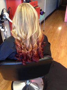 reverse ombre blonde to red Blonde To Burgundy, Ombre Hair Color Ideas, Red Hair With Highlights, Red Tips, Colored Hair Tips, Dyed Blonde Hair, Hair Color Burgundy