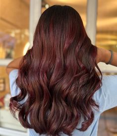 Mahogany Hair with Cherry Ribbons Brown Hair With Red Tint, Mulled Wine Hair Color, Dark Mahogany Hair, Mahogany Red Hair, Mahogany Hair Color, Red Highlights In Brown Hair, Red Hair Color Shades, Mahogany Brown Hair, Cola Hair