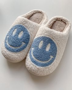 Smile all day wearing these comfy slippers! Sizes: 6-7 7-8 8-9 *Please note sizes run small, we recommend sizing up* Smiley Face Slippers, Fluffy Cushions, Girls Fur, Dr Shoes, Comfy Slippers, Cute Slippers, Fuzzy Slippers, Warm Slippers, Fur Slippers