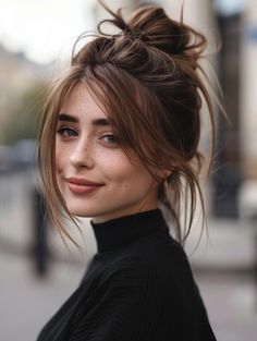 Stylish Updos for Shoulder-Length Hair – Tips & Ideas Collar Bone Length Hair, Shoulder Length Updo, Medium Length Wavy Hair, Womens Haircuts Medium, Bob Haircut Curly, French Twists, Wavy Hairstyles Medium, Blonde Bob Hairstyles