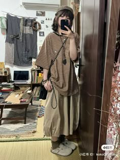 Baggy Cottagecore Outfits, Homeless Fashion, Junkies Style, Cozycore Outfit, Mori Style Outfits, Dark Mori Kei Fashion, Dark Mori Kei Aesthetic Outfits, Mori Girl Fashion Summer, Goth Mori Kei