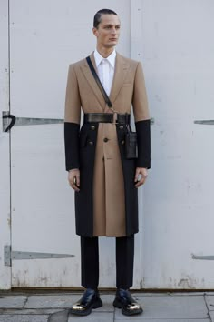 Mcqueen Menswear, Alexander Mcqueen Menswear, Men Fashion Summer, Camel Wool Coat, Spiritual Fashion, High Fashion Men, Mcqueen Fashion, Alexander Mcqueen Men