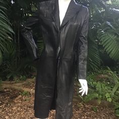 Lamb Leather Coat (Soft Leather) Silk Lined Made In France Size 4 Leather Coat, Made In France, Soft Leather, Black Color, Jackets & Coats, Jackets For Women, Size 4, France, Silk