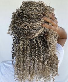 Balayage On 4c Hair, Frosted Tips Black Women Hair, Blonde Highlights 4c Natural Hair, Highlights Afro Hair, 4c Blonde Highlights, Blonde Type 4 Natural Hair, Blonde Highlights Afro