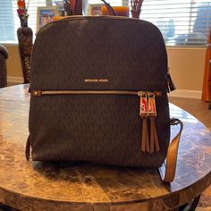 Like New Michael Kors Jet Set, Michael Kors Bag, Michael Kors, Like New, Bag Lady, Purse, Backpacks, Women Shopping, Color