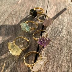 Chunky Wire Wrapped Rings, Ring Crystal Stones, Rings Wire Wrapping, Diy Raw Crystal Jewelry, Small Crystal Jewelry, Unique Crystal Jewelry, Natural Crystal Jewelry, Wire Wrapped Raw Crystals, Crystal Wrapped Jewelry