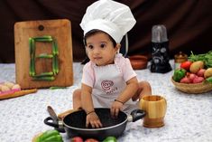 Baby Chef Photoshoot, Baby Chef Photo, 8 Month Baby Photoshoot, Chef Photoshoot, Monthly Baby Photos Boy, Baby Chef, Photoshoot At Home