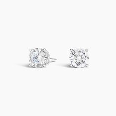 Round Diamond Stud Earrings, Round Cut Diamond Earrings, Diamond Earrings Studs Round, Detailed Jewelry, Types Of Diamonds, Diamond Stud Earrings, Diamond Stud, Brilliant Diamond, Round Earrings