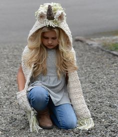 Unicorn hat and scarf pattern for your little one! Find this crochet pattern and more baby inspiration at LoveCrochet.Com. Crochet Unicorn Hat, Velvet Acorn, Hood Pattern, Unicorn Hat, Crochet Unicorn, Super Bulky Yarn, Haken Baby, Hooded Scarf, Bulky Yarn