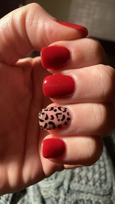 Sparkle Cheetah Nails, Animal Print Red Nails, November Nails Red, Red And Animal Print Nails, Red Nails With Animal Print, Red Nails With Cheetah Print, Red Nails With Leopard Print, Red Nails With Leopard, Red Nail Designs Simple