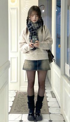 Aesthetic Date Outfit, Lace Up Shirt, Japan Outfits, Japan Outfit, Cold Outfits, Outfit Inspo Casual, Cute Winter Outfits, Looks Chic