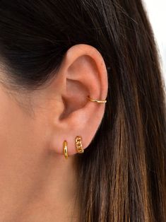 "Everybody's favorite - these tiny chain huggie hoop earrings are perfect for mixing and matching with other earrings. Perfect for second or third hole earholes, or for the first earhole for those with smaller earlobes. Simple, elegant and versatile, with an easy snap closure. * D E T A I L S * ∙ Sold individually (1 hoop) or by pair (2 hoops) ∙ Material: .925 Sterling Silver or 18K Gold Plated over .925 Sterling Silver ∙ Inner diameter: 8mm ∙ Hypoallergenic & nickel-free * P A C K A G I N G Tiny Hoop Earrings Gold, Tiny Gold Hoop Earrings, Second Hole Earrings, Chain Hoop Earrings, Dainty Gold Earrings, Gold Huggie Earrings, Earring Stack, Earrings Gold Hoop, Tiny Hoop Earrings