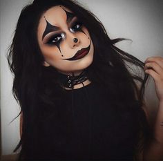 Makeup Looks Ideas, Fete Emo, Holloween Makeup, Creepy Halloween Makeup, Gel Pedicure, Cute Halloween Makeup