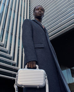 IB Kamara is a creative leader in modern fashion, wearing hats as a stylist, creative director and editor-in-chief. The RIMOWA Original Bag fits perfectly into his whirlwind urban life. 

#RIMOWA #RIMOWAOriginalBag Mens Travel Bag