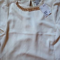 New H&M Ivory Ss Blouse Top With Gold Chain Size 10 Retail $29.95 Elegant Cream Dress By H&m, Chic Formal Blouse By H&m, Elegant Evening Tops By H&m, Chic H&m Formal Blouse, Elegant Formal H&m Blouse, Chic Formal H&m Blouse, Elegant Formal H&m Tops, H&m White Party Tops, Elegant H&m Blouse For Workwear