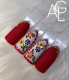 Fiesta Nails Mexican Acrylic, Fiesta Theme Nails Acrylic, 5 De Mayo Nail Ideas, Spanish Style Nail Art, Mexican Embroidery Nail Art, Mexico Inspired Nails Art Designs, Traditional Mexican Nails, Mexican Fiesta Nails Designs, Mexican Independence Nails