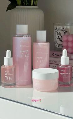 Old Money Skincare, Skin Care Routine Aesthetic, K Beauty Skin Care, Clean Girl Skincare, Girly Minimalist, Lipstick Aesthetic, Aesthetic Princess, Sephora Skin Care