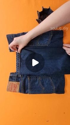 Purse Made From Jeans, Denim Pocket Crafts, Jean Purses Diy, Jeans Diy Ideas, Diy Jean Purse, Diy Denim Purse, Jeans Bags Ideas