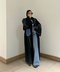 🖤 Hijabi Dress Outfits, Black Abaya Outfit, Abaya Fashion Black, Hijabi Fashion Abayas, Modest Winter Outfits, Stylish Outfits Casual, Moroccan Clothing, Modest Casual Outfits, Stile Hijab