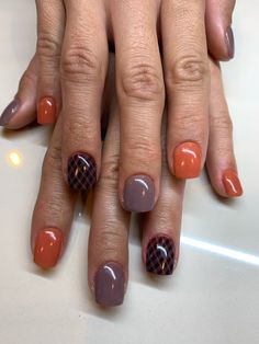 Fall Nails 3 Colors, Tri Colour Nails, Multiple Color Nails Fall, Short Square Nails Fall Colors, Short Square Nails Ideas Fall, Fall Mismatched Nails, Simple October Nails Short, Fall Nails With Plaid, Fall Nails 2022 Color Trends Short Square