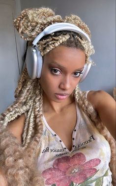 Pandora Lovegood, Rhaena Targaryen, Wedding Fits, Targaryen Aesthetic, Cute Box Braids Hairstyles, Protective Hairstyles Braids, Girls Braids, Wig Making, Hair Reference