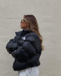 North Face Puffer Jacket Aesthetic, The North Face Outfit, North Face Puffer Outfit, Puffer Jacket Aesthetic, North Face Puffer Jacket Outfit, Black North Face Puffer Jacket, North Face Jacket Outfit, Black Puffer Jacket Outfit, Black North Face Puffer