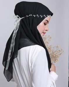 Hijab Accessories Headpieces, Hijab With Jewellery, Hijab Jewelry, Aksesoris Hijab, Ball Ideas, Headpiece Accessories