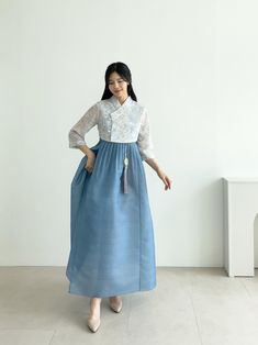 Korean Women's Hanbok - daily hanbok Assesories are not included. Korean Hanbok Modern, Hanbok Fashion, Modern Hanbok Dress, Modern Hanbok, Korean Stuff, Korean Hanbok, Dress Clothes For Women, South Korea, Beauty Book